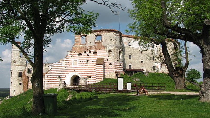 Janowiec - ruiny zamku. Autor AdrrDga, licencja CC BY-SA 3.0
