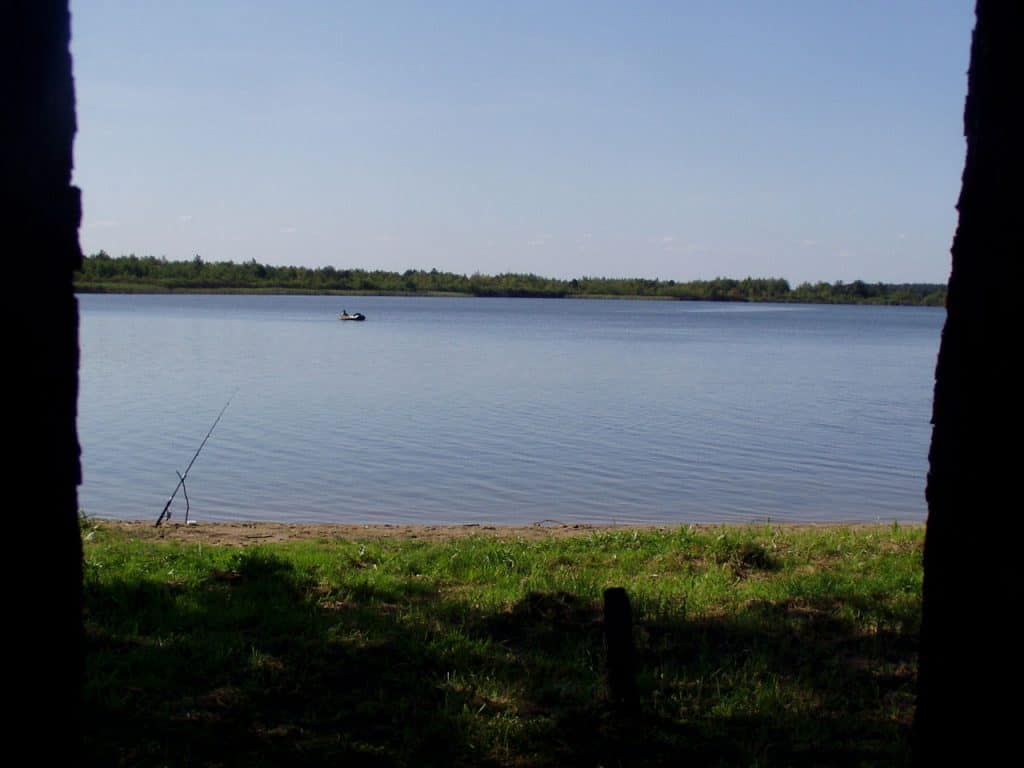 Lake Łukcze. Author Cynec, license CC-BY 3.0