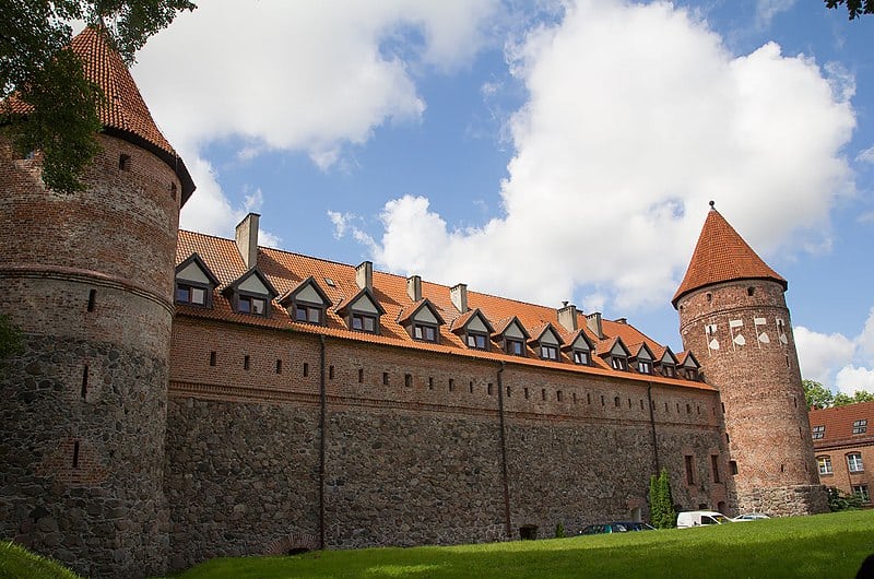 Castle in Bytów - Piotr Dziekanowski, CC BY-SA 4.0, via Wikimedia Commons